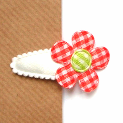 Barrette Bebe Petite Fille A Fleur En Vichy Rouge Sur Satin Blanc Plein De Bisous