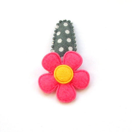 Barrette Bebe Petite Fille A Fleur En Feutrine Fuchsia Plein De Bisous